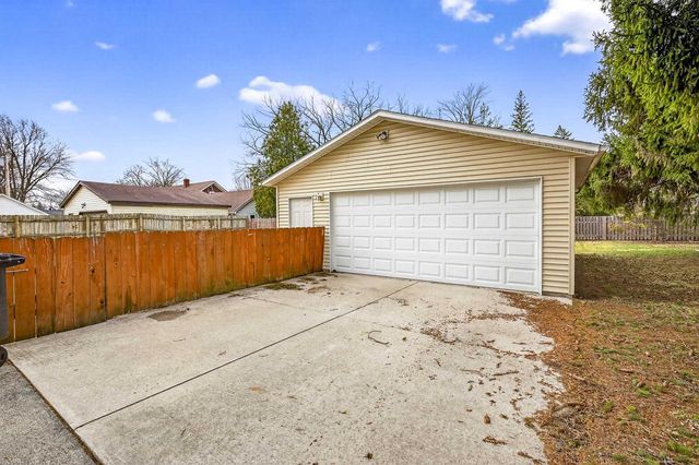 121 S OUTAGAMIE STREET, Appleton, WI 54914