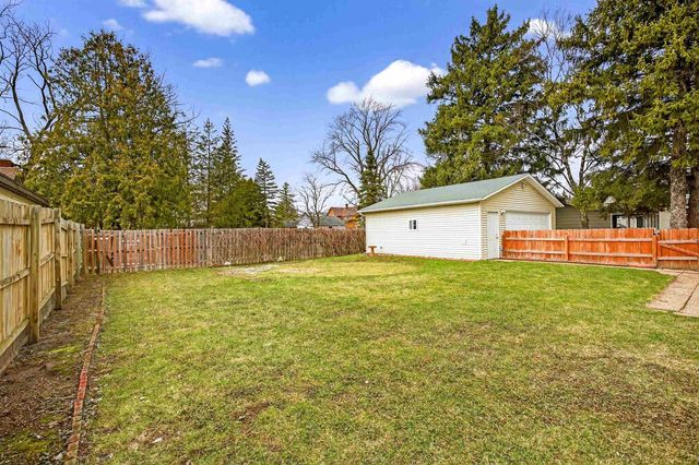 121 S OUTAGAMIE STREET, Appleton, WI 54914