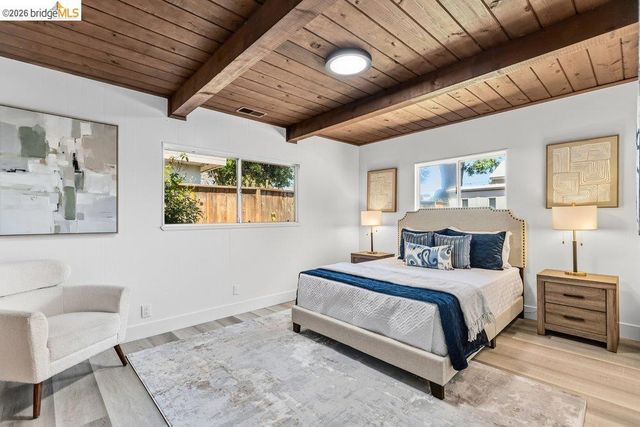 365 Redbud Ln, Hayward, CA 94541