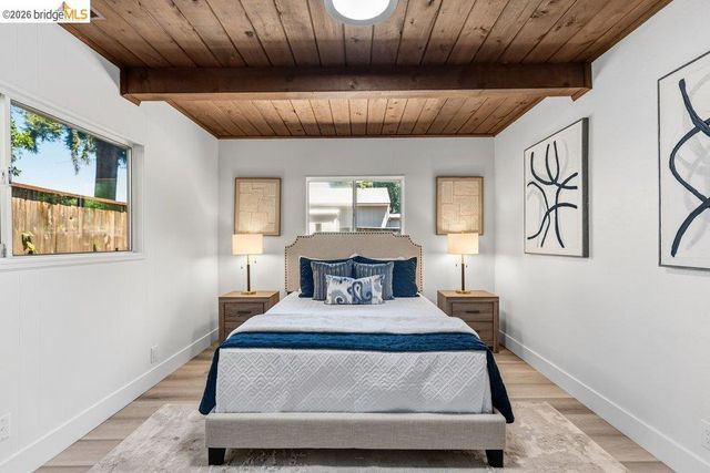 365 Redbud Ln, Hayward, CA 94541