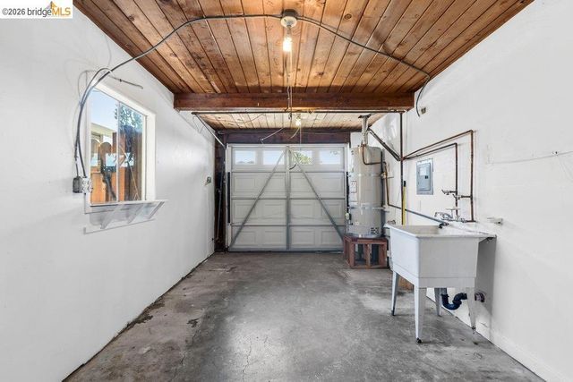 365 Redbud Ln, Hayward, CA 94541