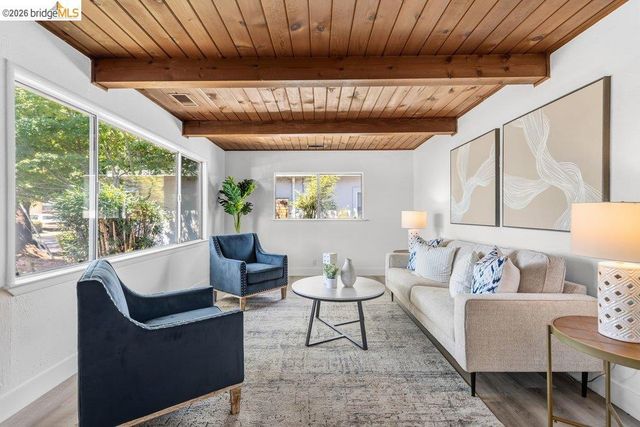 365 Redbud Ln, Hayward, CA 94541
