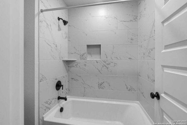 1932 Split Rock Road, New Braunfels, TX 78130