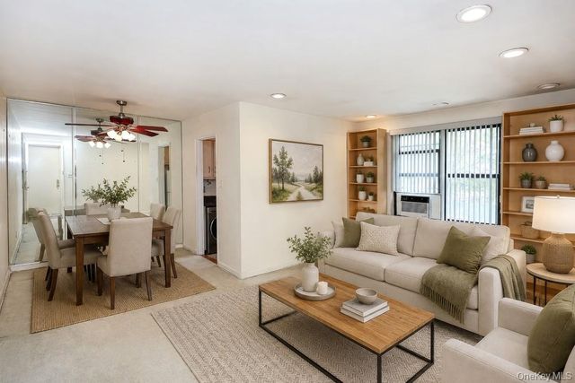 189-19 39th Avenue 118, Flushing, NY 11358
