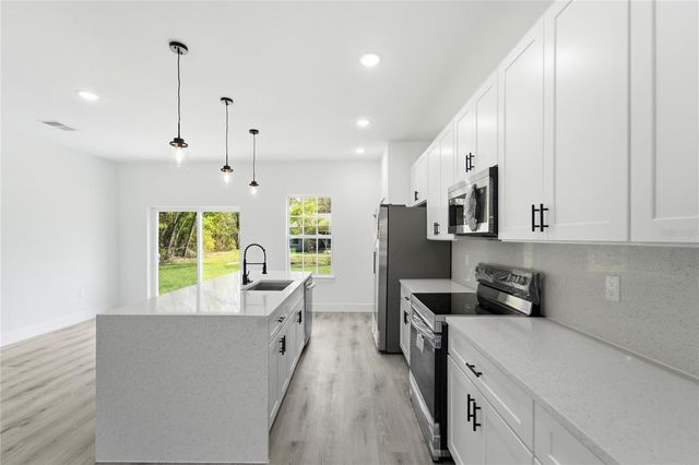 492 W UNION PLACE, Citrus Springs, FL 34434