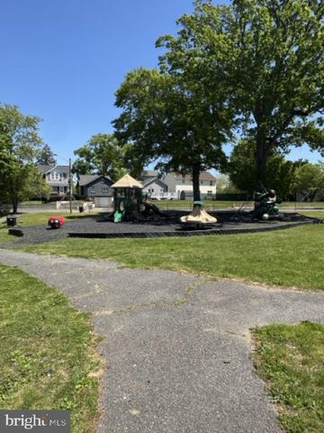 135 WESTMINSTER AVE, Gloucester City, NJ 08030