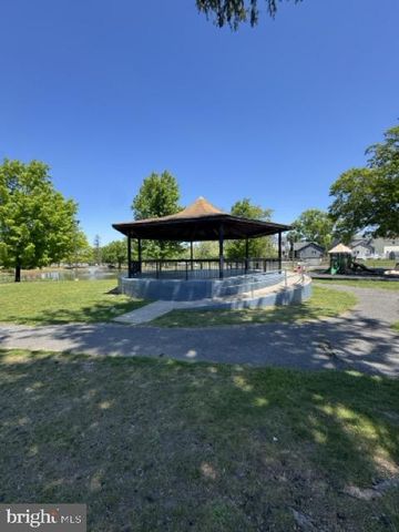 135 WESTMINSTER AVE, Gloucester City, NJ 08030