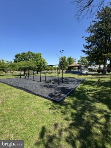 135 WESTMINSTER AVE, Gloucester City, NJ 08030
