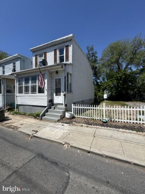135 WESTMINSTER AVE, Gloucester City, NJ 08030