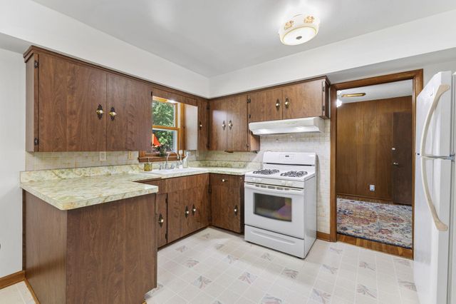 5801 Orchard Avenue N, Crystal, MN 55429