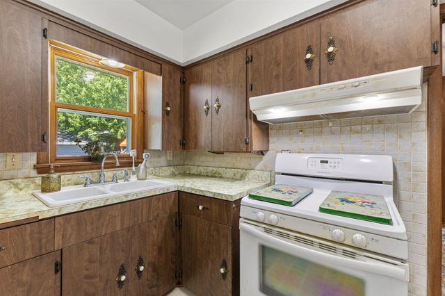 5801 Orchard Avenue N, Crystal, MN 55429