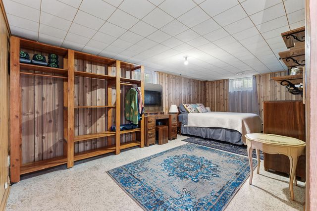 5801 Orchard Avenue N, Crystal, MN 55429
