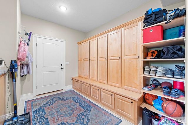 9232 N Mapleview Drive, Idaho Falls, ID 83401