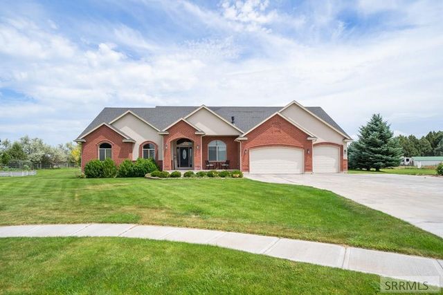 9232 N Mapleview Drive, Idaho Falls, ID 83401