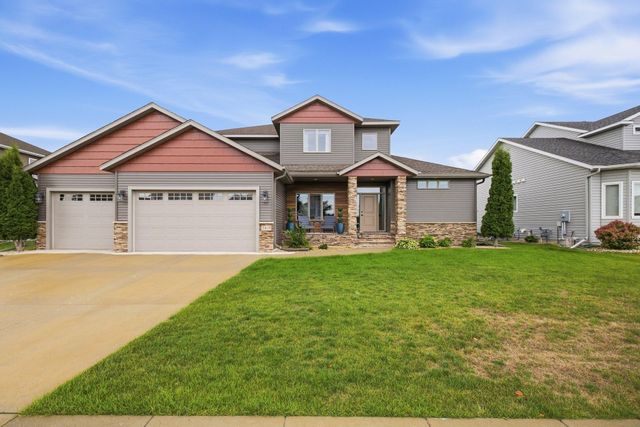 2815 PYLE Lane E, West Fargo, ND 58078