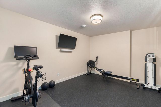 2815 PYLE Lane E, West Fargo, ND 58078