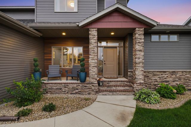 2815 PYLE Lane E, West Fargo, ND 58078