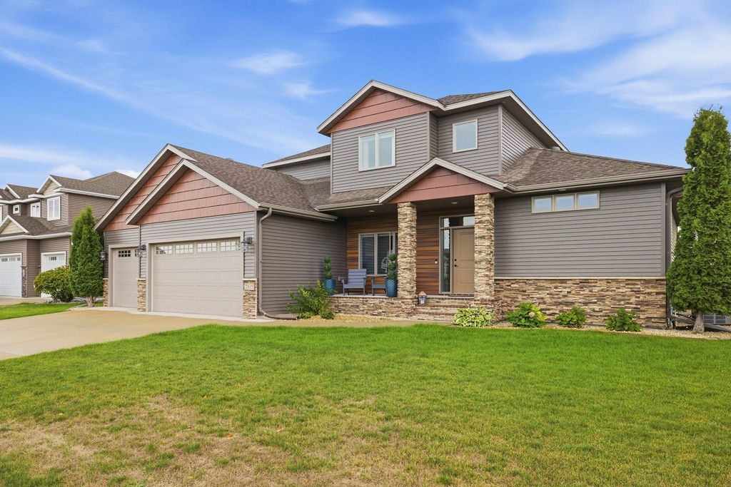 2815 PYLE Lane E, West Fargo, ND 58078