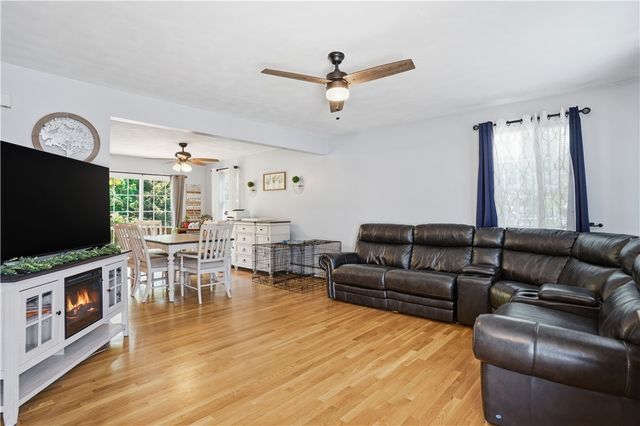 10 DARTON Street, Coventry, RI 02816