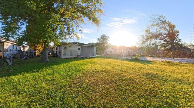 2915 Creston Drive, Houston, TX 77026