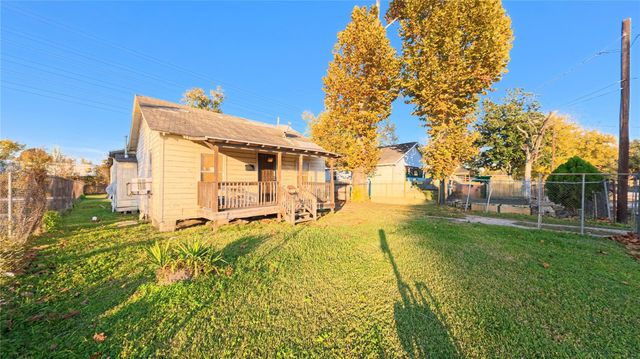 2915 Creston Drive, Houston, TX 77026