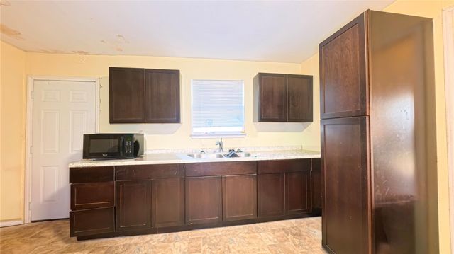 2915 Creston Drive, Houston, TX 77026