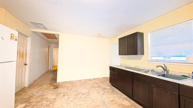 2915 Creston Drive, Houston, TX 77026