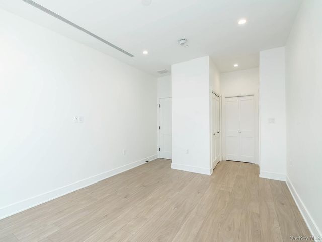 24 Lumber Road 3, Roslyn, NY 11576