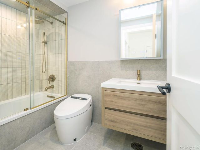24 Lumber Road 3, Roslyn, NY 11576