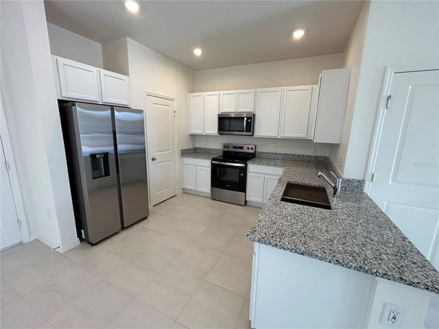 718 OVERPOOL AVENUE, Davenport, FL 33896