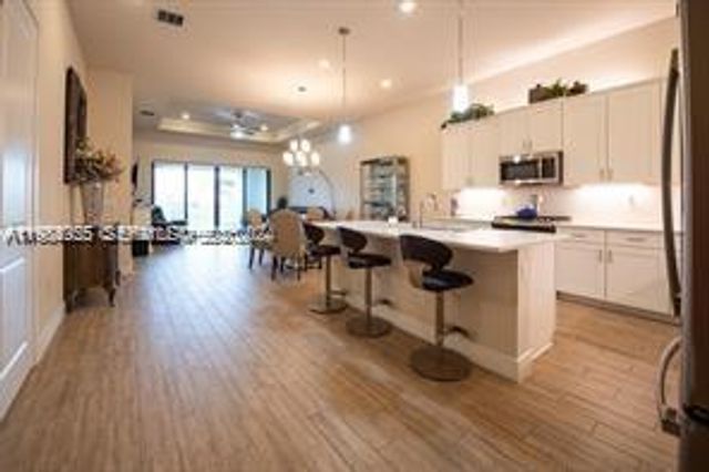 7637 S Blue Spring Dr 7637, Parkland, FL 33067