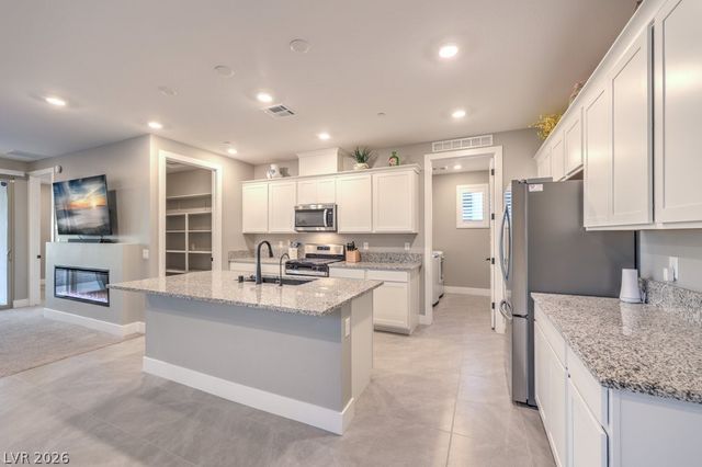 70 Lake Bluff Court, Henderson, NV 89011