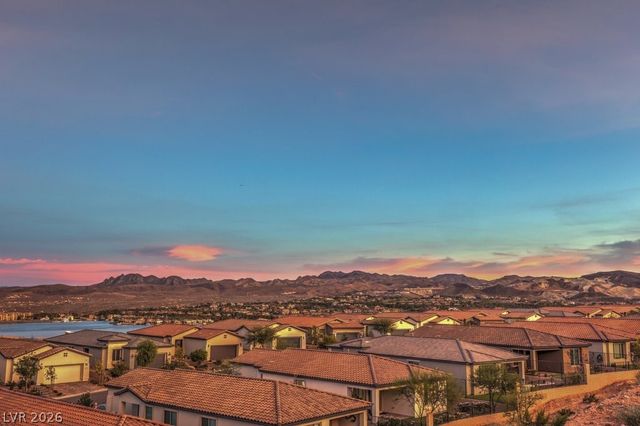 70 Lake Bluff Court, Henderson, NV 89011