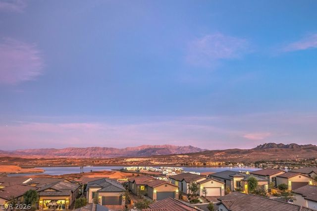 70 Lake Bluff Court, Henderson, NV 89011