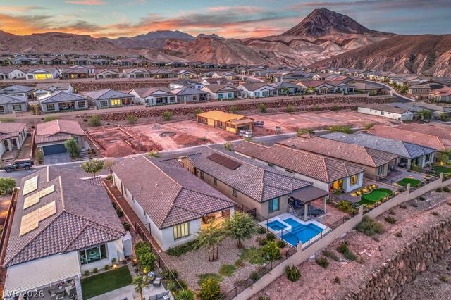 70 Lake Bluff Court, Henderson, NV 89011