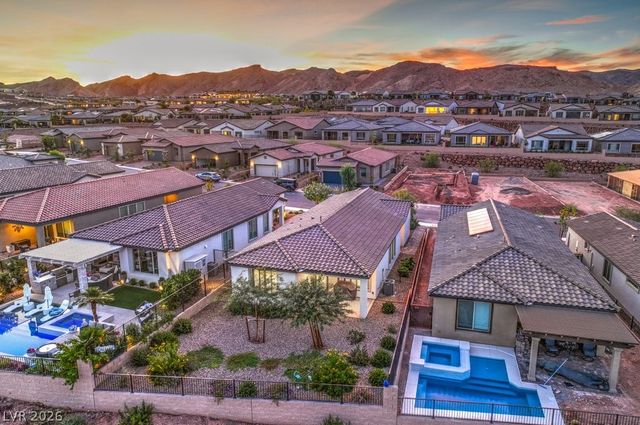 70 Lake Bluff Court, Henderson, NV 89011