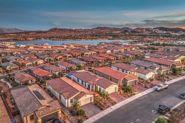 70 Lake Bluff Court, Henderson, NV 89011