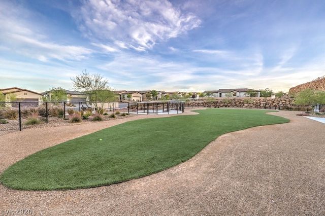 70 Lake Bluff Court, Henderson, NV 89011
