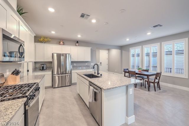 70 Lake Bluff Court, Henderson, NV 89011