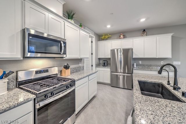 70 Lake Bluff Court, Henderson, NV 89011