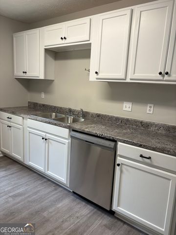 6103 Chaseland Drive, Rex, GA 30273