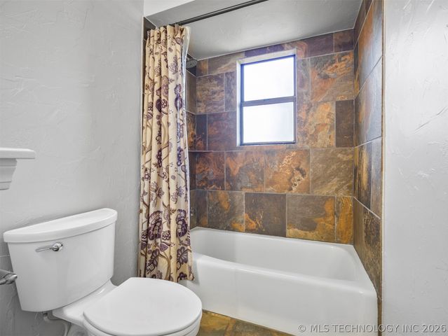 8715 S 65th East Place, Tulsa, OK 74133