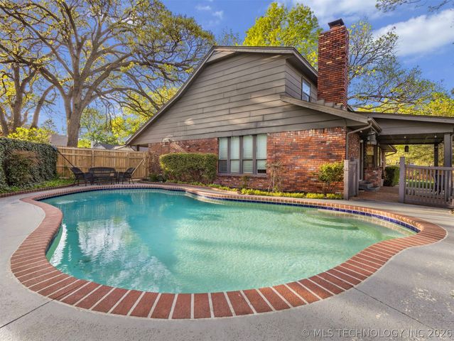 8715 S 65th East Place, Tulsa, OK 74133