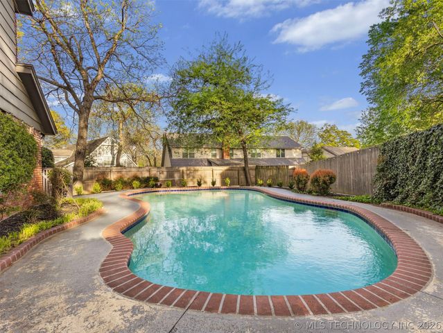 8715 S 65th East Place, Tulsa, OK 74133