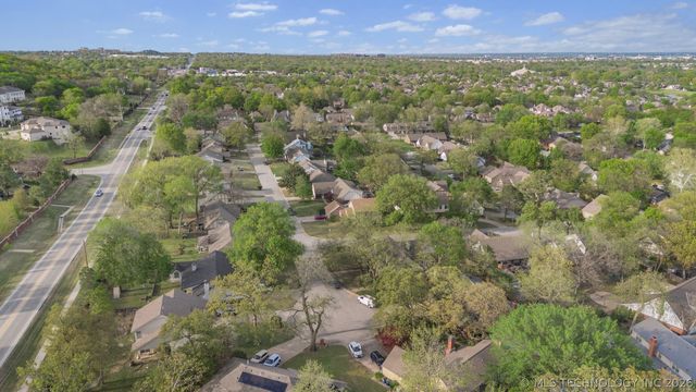 8715 S 65th East Place, Tulsa, OK 74133