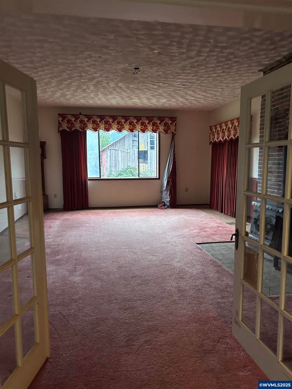 Image 13 of property listing at 5720 NE Duniway Rd, Dayton, OR 97114