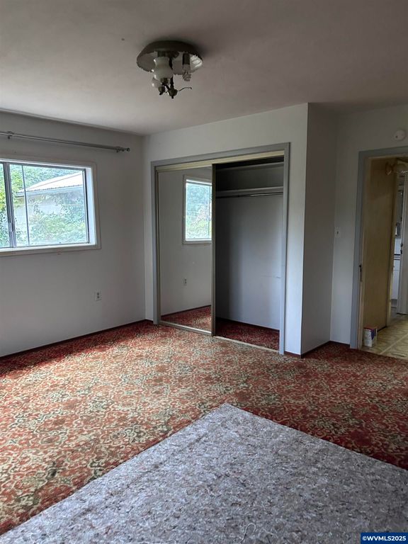 Image 16 of property listing at 5720 NE Duniway Rd, Dayton, OR 97114