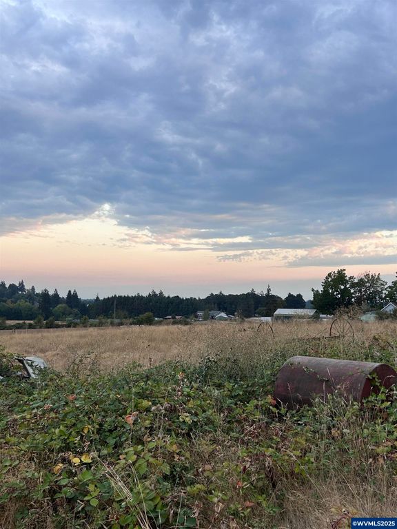 Image 2 of property listing at 5720 NE Duniway Rd, Dayton, OR 97114