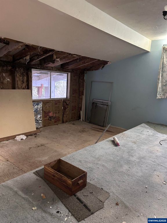 Image 27 of property listing at 5720 NE Duniway Rd, Dayton, OR 97114