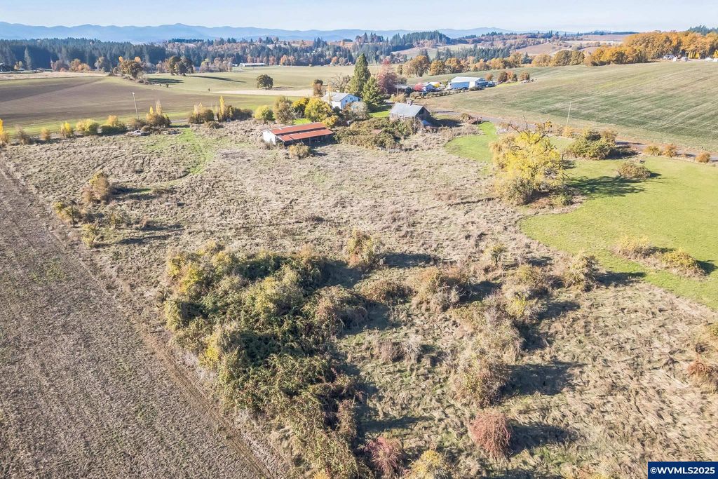 Image 35 of property listing at 5720 NE Duniway Rd, Dayton, OR 97114